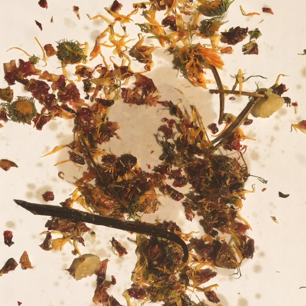 LUMINOUS BEAUTY BALM / Ultra Restorative Moisture Lock