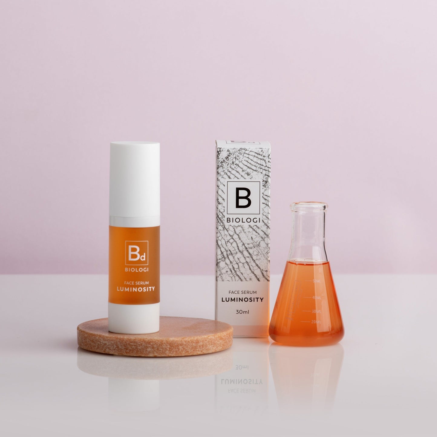 Biologi Bd Luminosity Face Serum with beaker