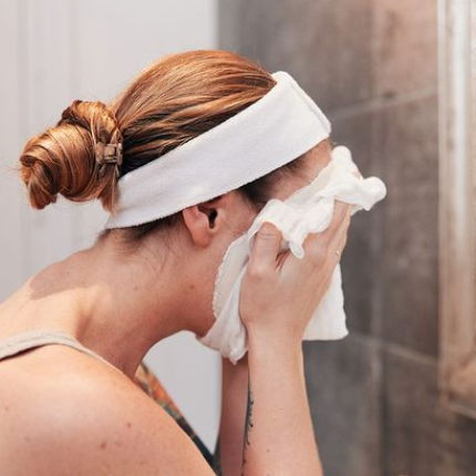 MV Skintherapy Compress Cloth on female skin